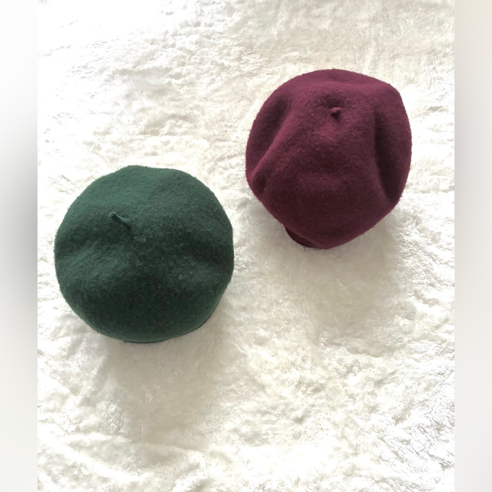 Wool Beret Hats 2 pcs Green and Deep Red - Picture 2 of 2